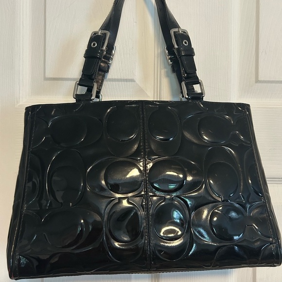 Coach Black Shoulder Bag with Glossy Patent Finish - Picture 2 of 15